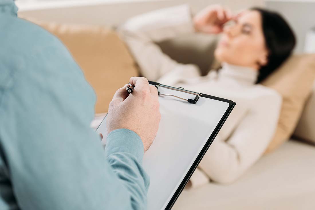 What Does a Psychotherapist Do? And Signs You Need to See One
